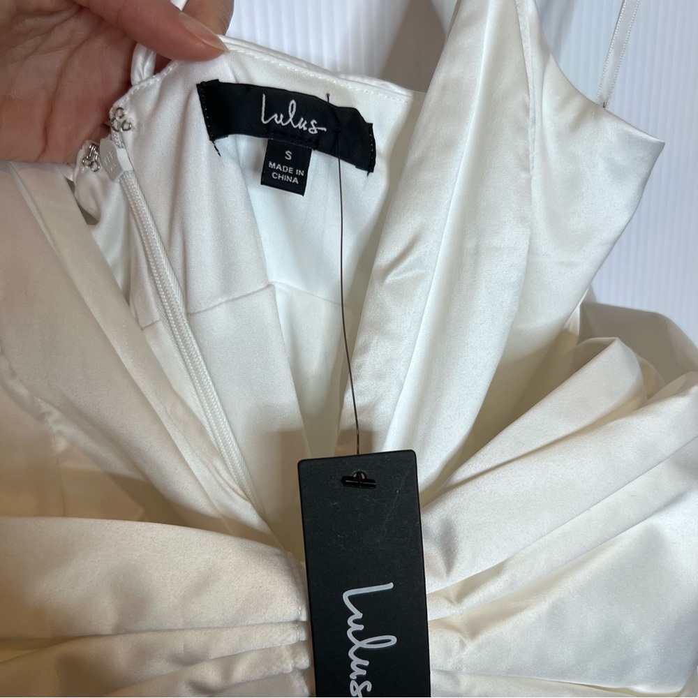 NWT LULUS Front Bow Mini Dress. Size Small - Picture 6 of 8